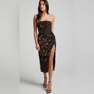 JESSELL MIDI DRESS HIGH SPLIT STRAPLESS DRESS IN BLACK FLORAL 2
